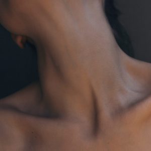 part-human-body-female-body-portrait-of-girl-ti-2024-09-22-17-52-37-utc